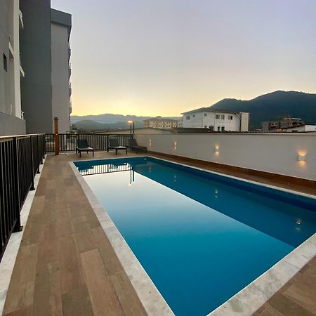 Ap No Centro Piscina E Churras Ubatuba Bagian luar foto